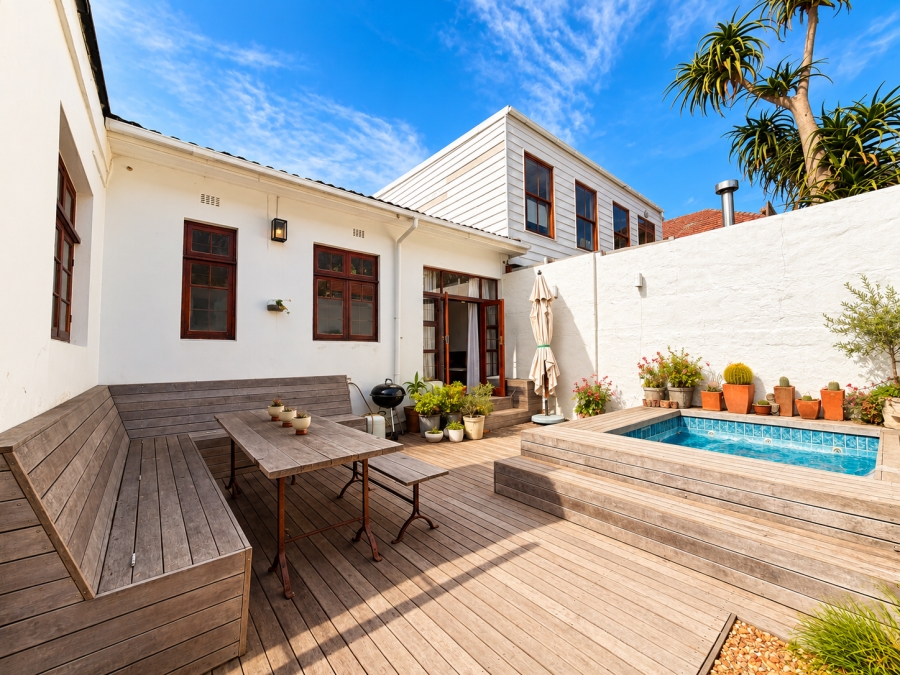3 Bedroom Property for Sale in Vredehoek Western Cape